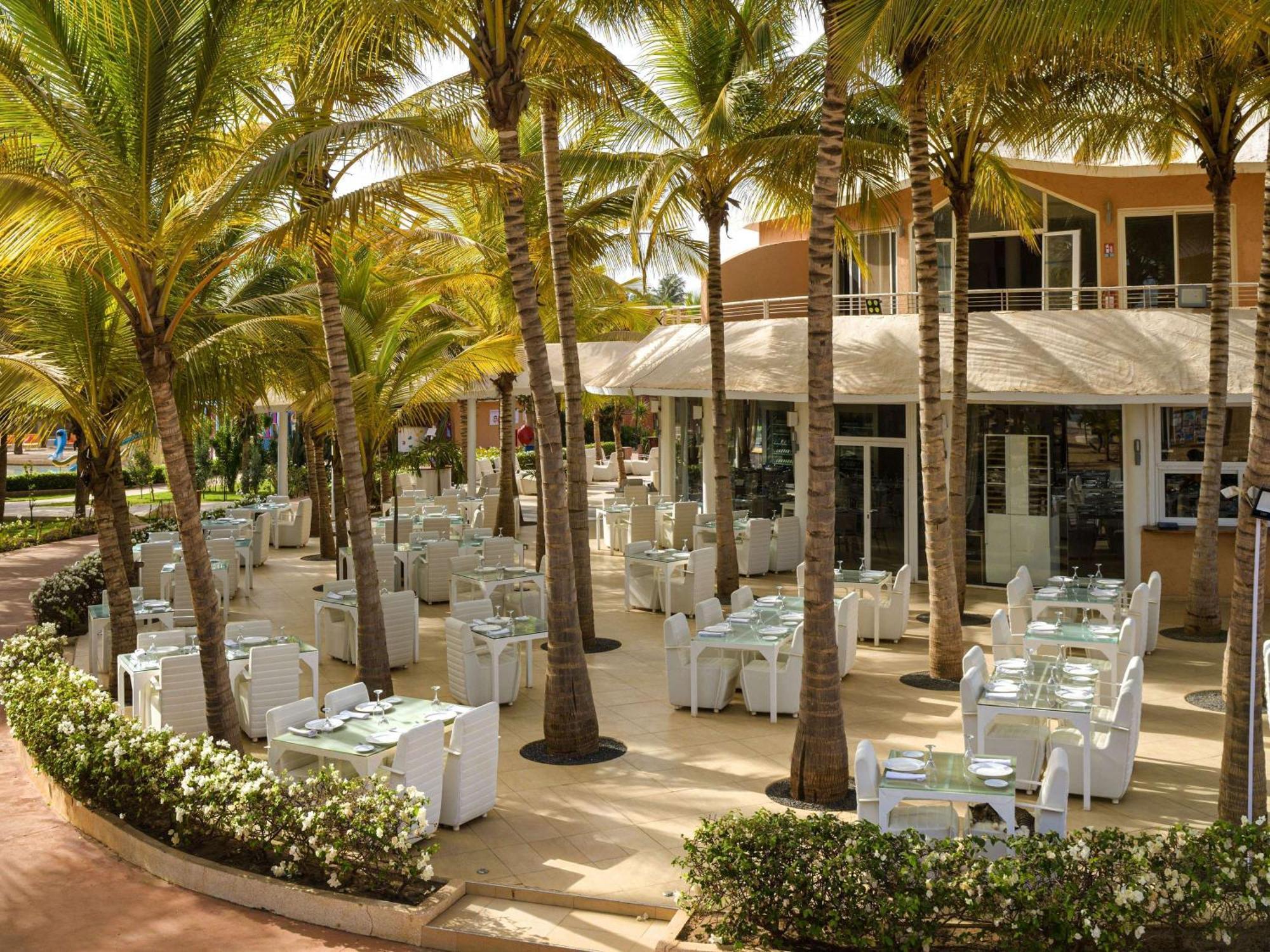 Movenpick Resort Lamantin Saly Exterior photo
